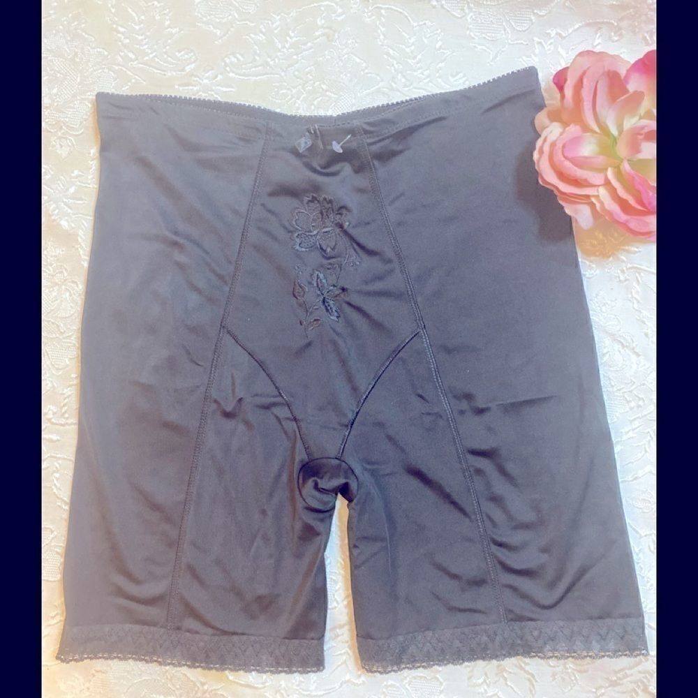 Lacy high waisted seamless shorts tummy control XL